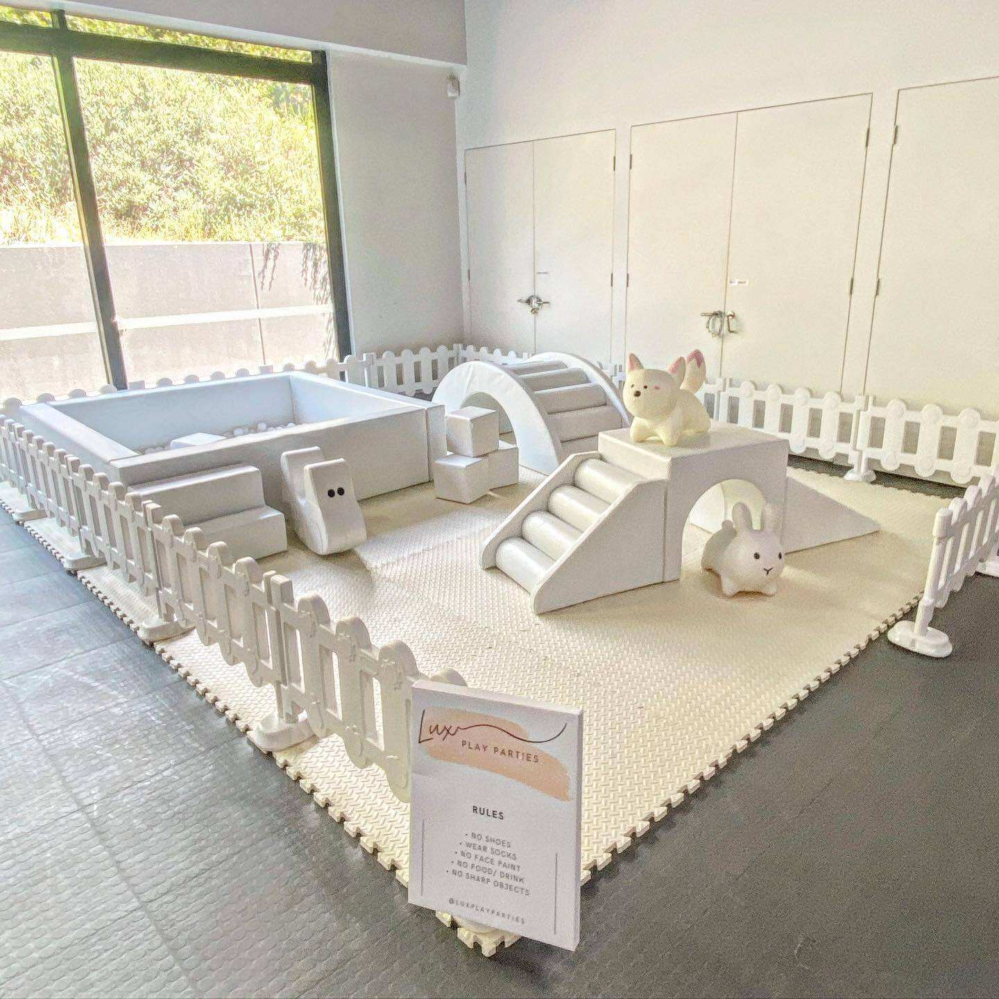 White Soft Ball Pool Toy Set R - Power Tools Rental 评论和价格