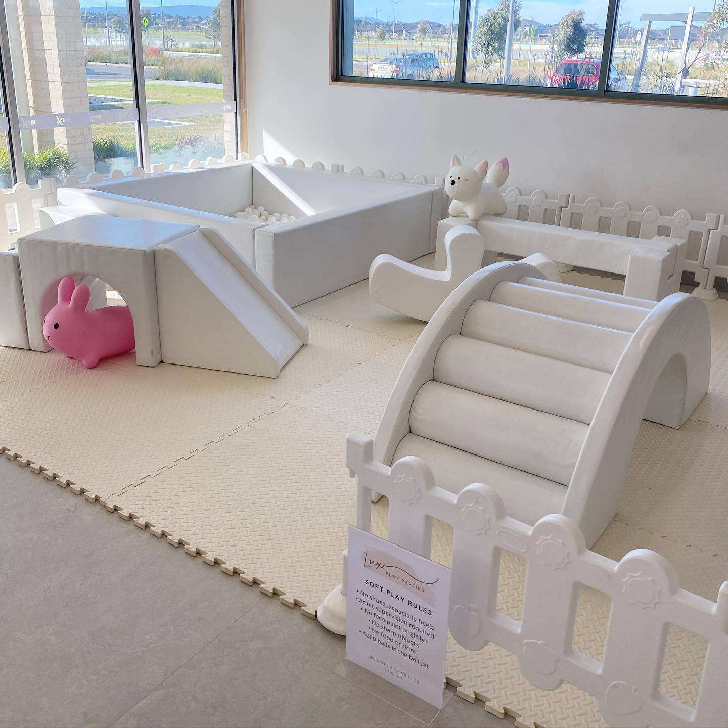 White Soft Ball Pool Toy Set R - Power Tools Rental 评论和价格