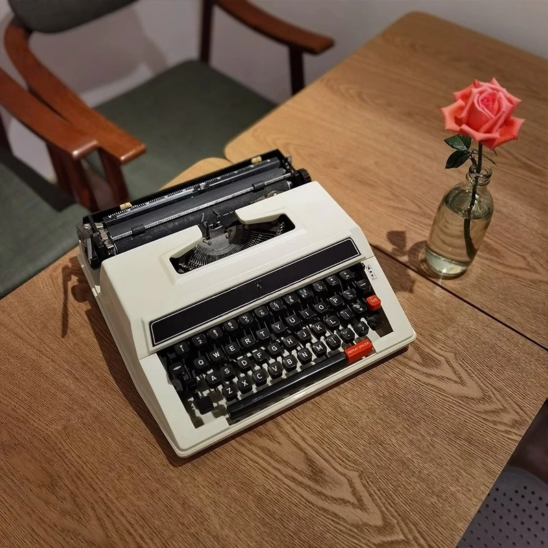 Typewriter White English Mecha - Power Tools English 评论和价格